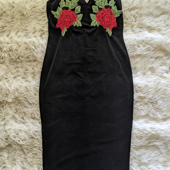 Velvet rose embroidery dress - Picture 7 of 12
